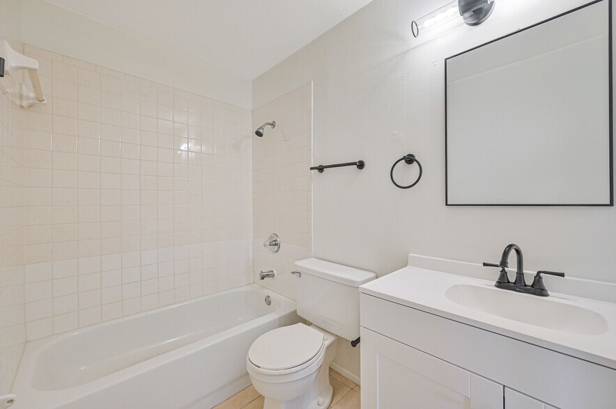 More Photos Of 937 SE 23rd Pl, Cape Coral Apartments For Sale