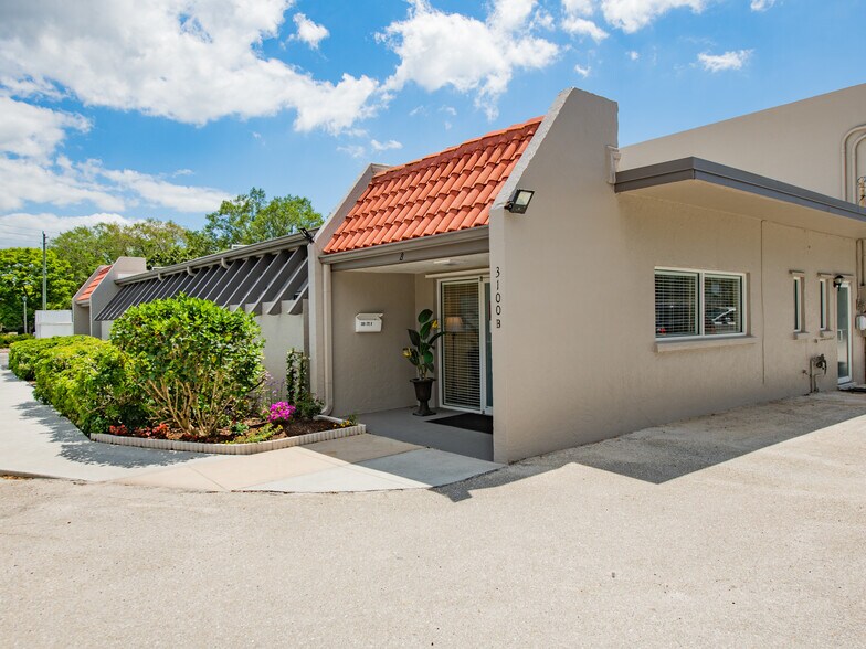 3112 Southgate Cir, Sarasota, FL 34239 Loft Creative Space For Sale