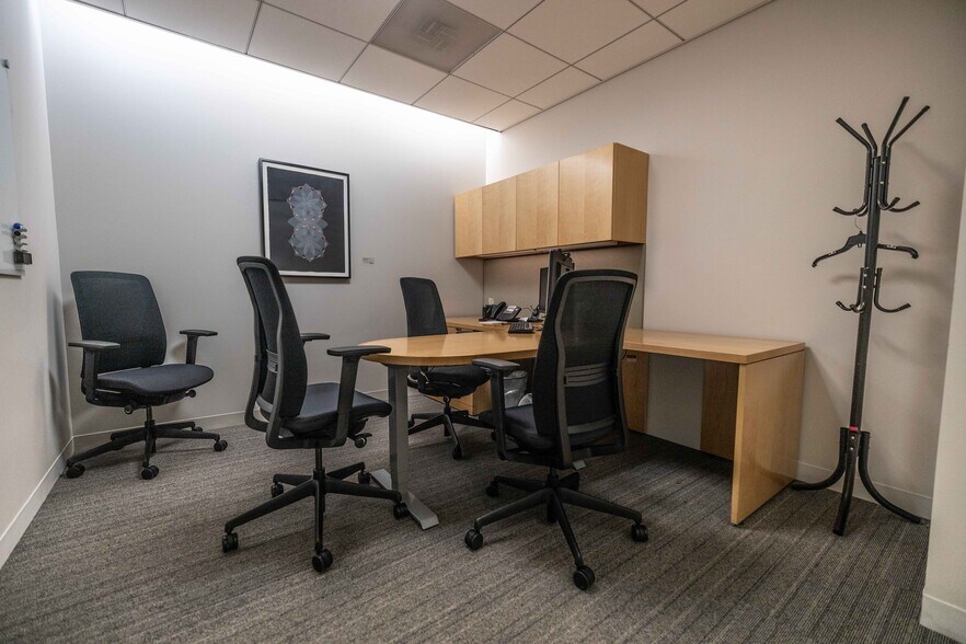 More Photos Of 15445 N Scottsdale Rd, Scottsdale Freestanding For Lease