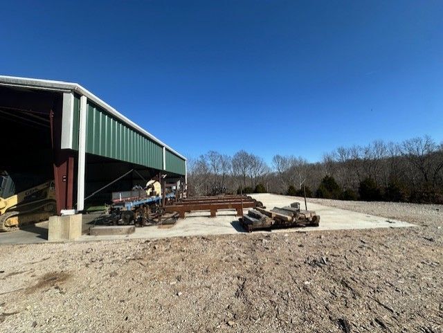 More Photos Of 16753 Salt River Rd, Eastview Industrial For Sale