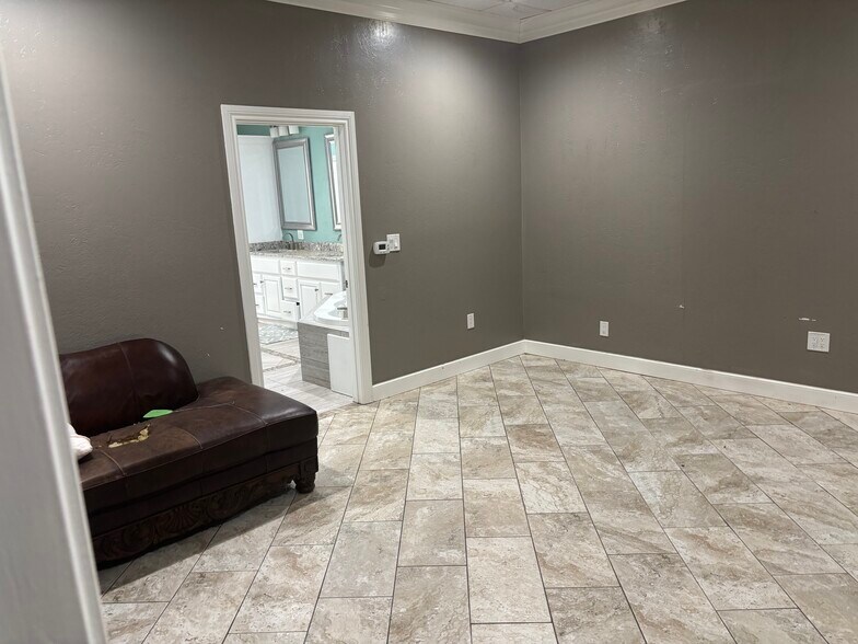 More Photos Of 10101 Highway 87, Lubbock Warehouse For Sale