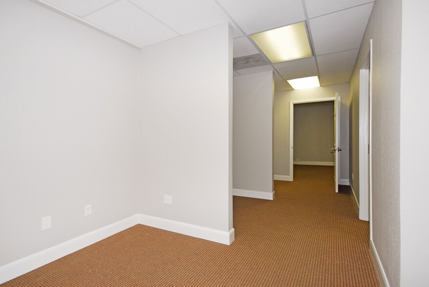 More Photos Of 315 S Jupiter Rd, Allen Office For Lease