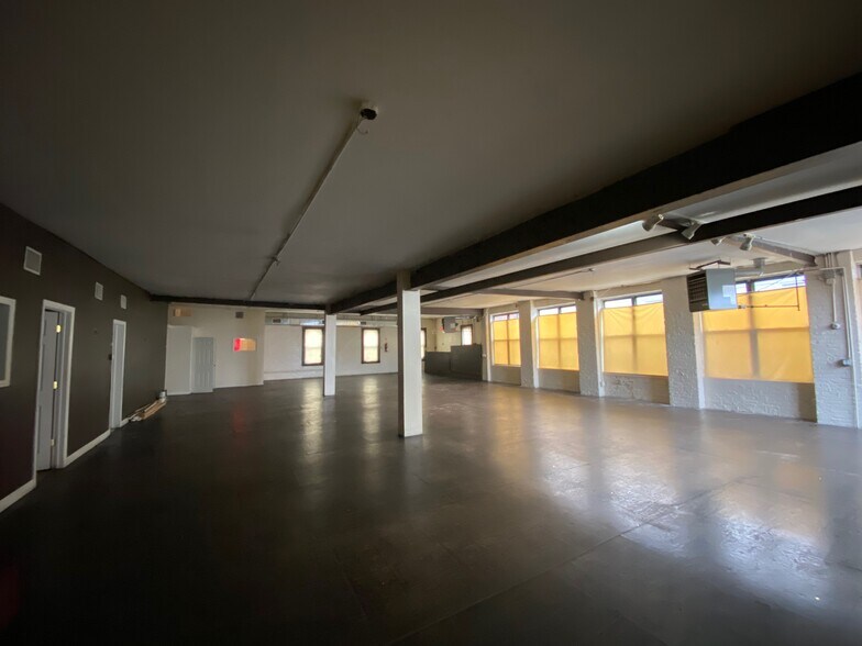 More Photos Of 161 Jamaica Ave, Brooklyn Storefront Retail Office For Lease