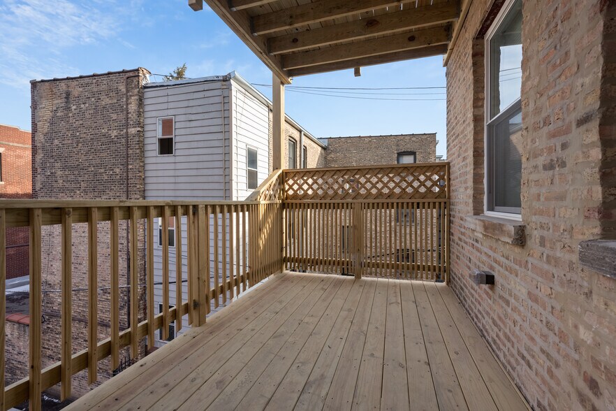 More Photos Of 1710 W Lunt Ave, Chicago Apartments For Sale