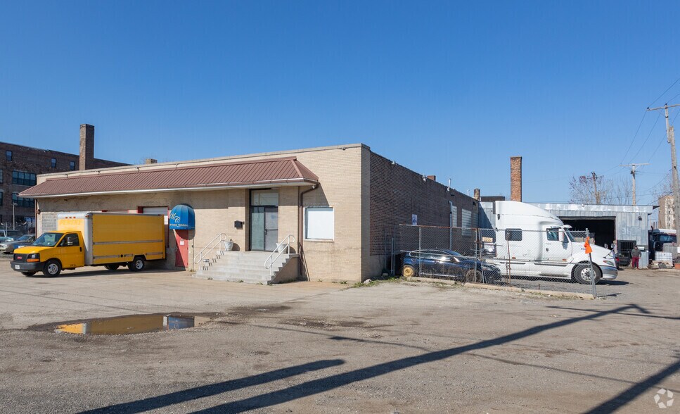 More Photos Of 3600-3620 S Iron St, Chicago Warehouse For Lease