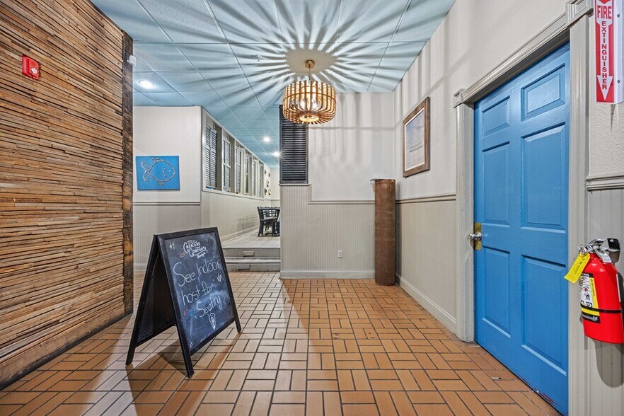 More Photos Of 1405 Gornto Rd, Valdosta Restaurant For Sale