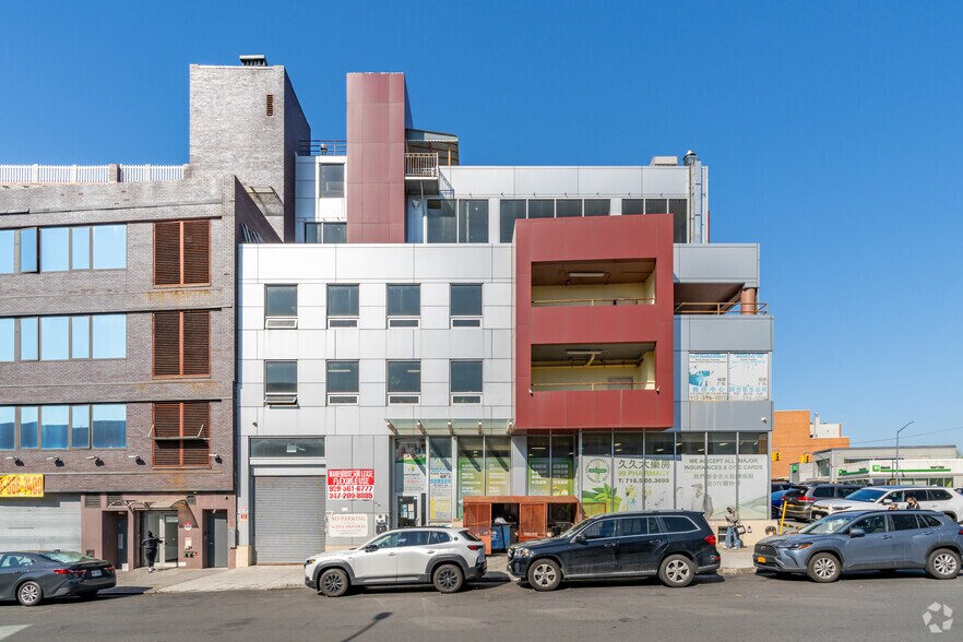 More Photos Of 7402 Grand Ave, Elmhurst Storefront Retail Office For Lease