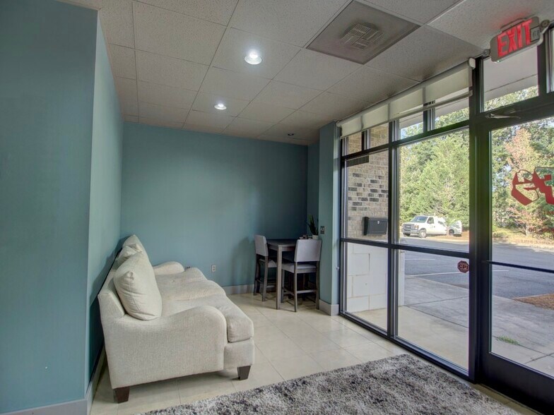 More Photos Of 1000 Van Buren Ave, Indian Trail Flex For Lease