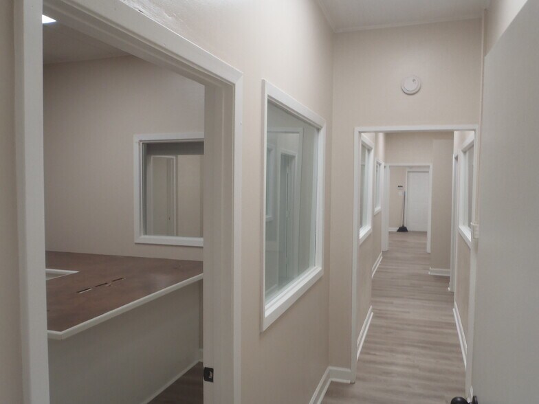 More Photos Of 2025 McLarty Dr, Newport Office For Sale