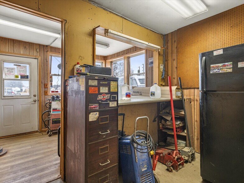 More Photos Of 4554 Il Route 173, Poplar Grove General Retail For Sale