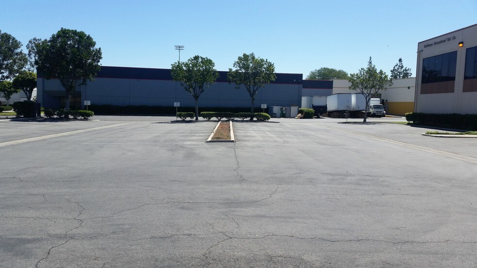 More Photos Of 6301 Alondra Blvd, Paramount Warehouse For Sale