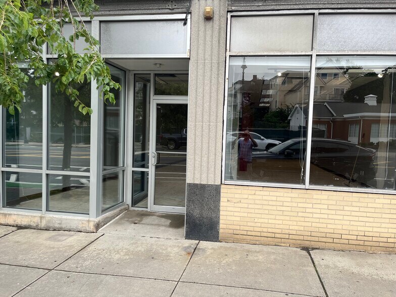 More Photos Of 1904-1910 Centre St, West Roxbury Freestanding For Lease