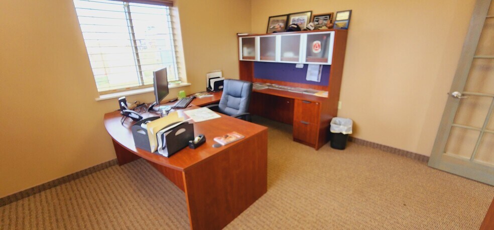 More Photos Of 860 35th Ave E, Dickinson Warehouse For Sale