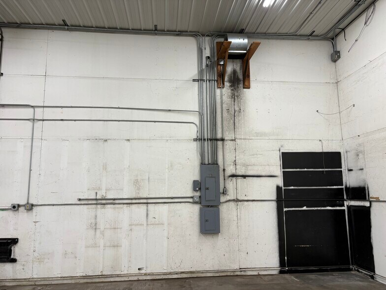 More Photos Of 2905 N Lincoln Rd, Escanaba General Retail For Sale