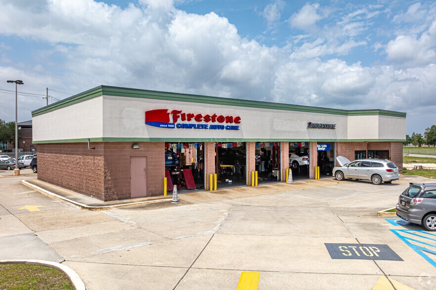 More Photos Of 2222 Clearview Pky, Metairie Unknown For Lease