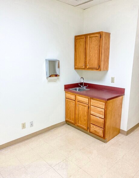 More Photos Of 540 Lippincott Dr, Marlton Office For Lease