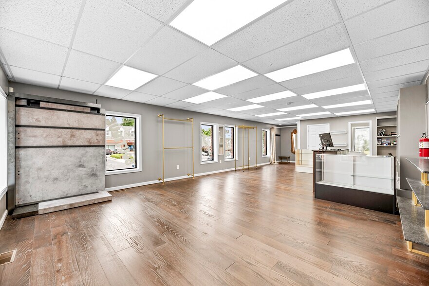 More Photos Of 10351 Southern Maryland Blvd, Dunkirk Office For Sale