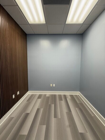 More Photos Of 1911 Harrison St, Hollywood Medical For Lease