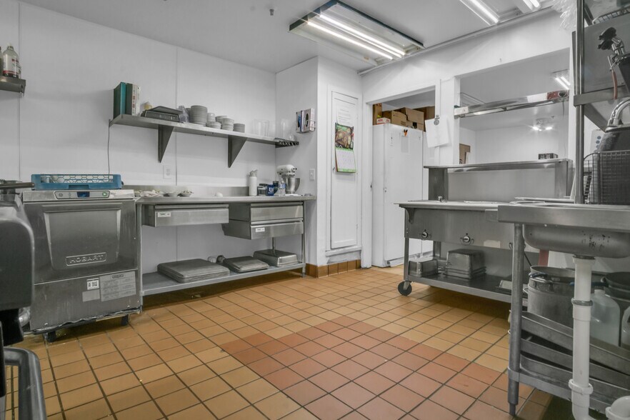 More Photos Of 4107 Central Ave, Kearney Assisted Living For Sale