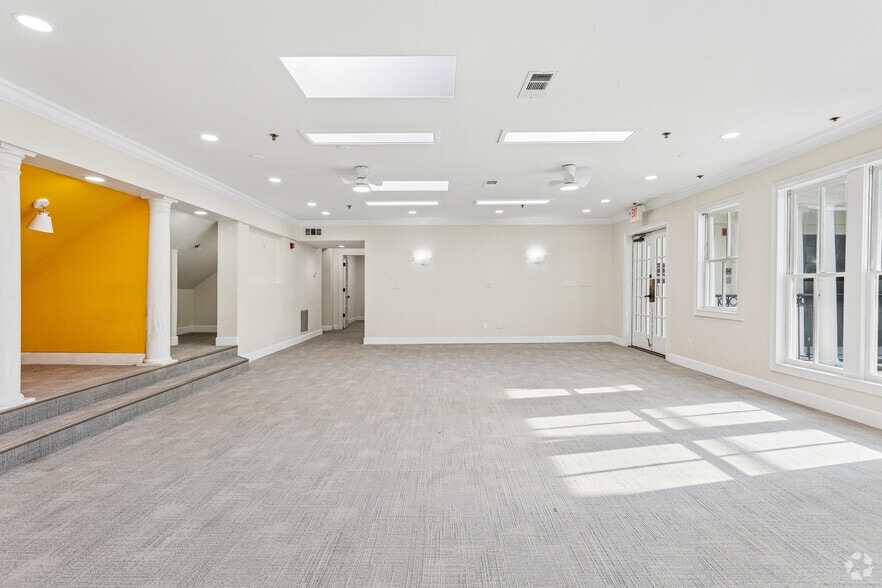 More Photos Of 1708 Peachtree St NW, Atlanta Medical For Sale