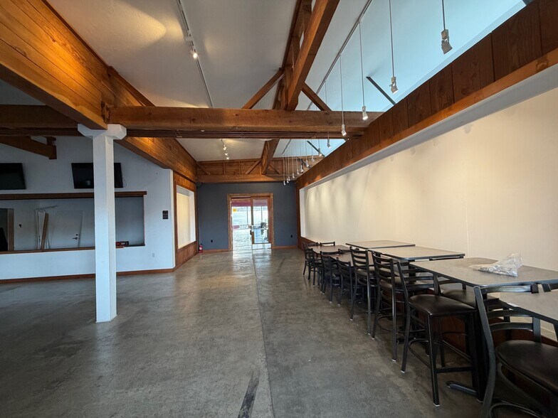 More Photos Of 2029 Broadway St, Eureka Storefront Retail Office For Sale