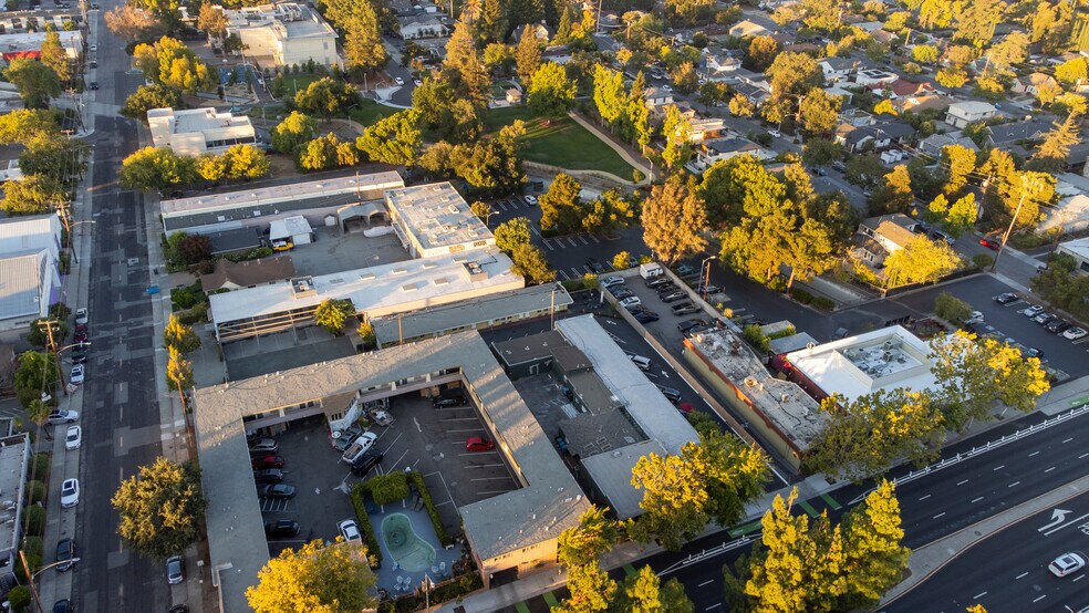 More Photos Of 3339 El Camino Real, Palo Alto Hotel For Sale