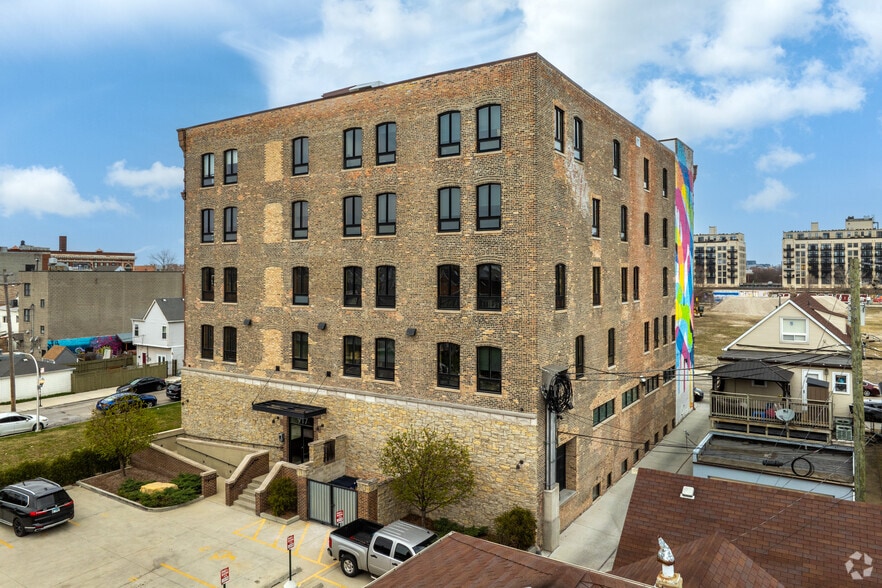 More Photos Of 917 W 18th St, Chicago Loft Creative Space For Lease