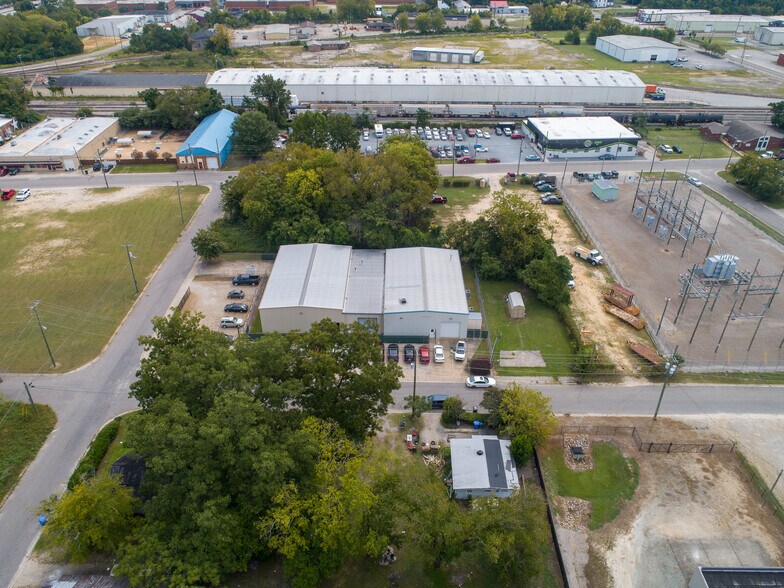 More Photos Of 335-337 McMillan St, Fayetteville Warehouse For Sale