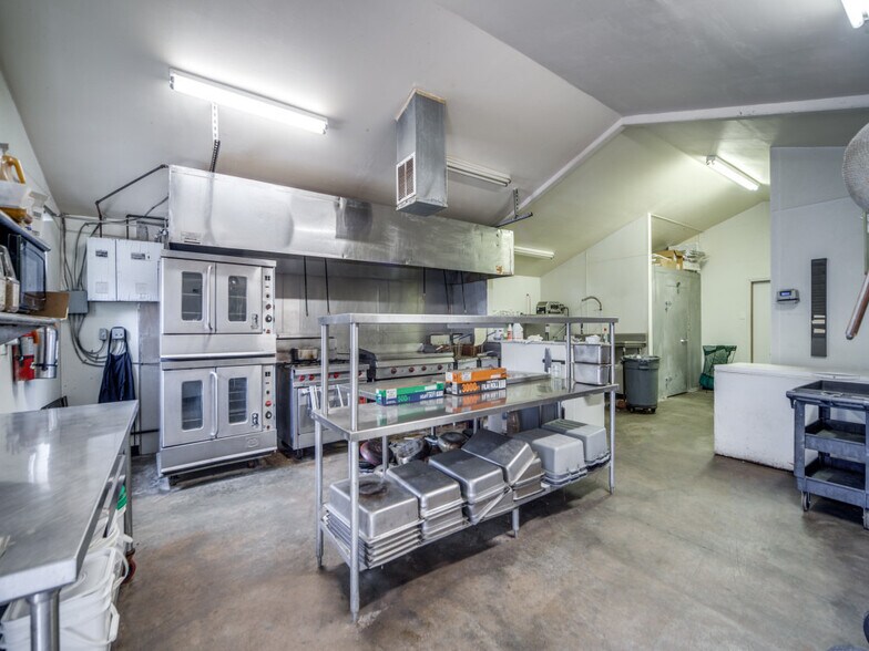 More Photos Of 331 Fifth St, Comfort Religious Facility For Lease