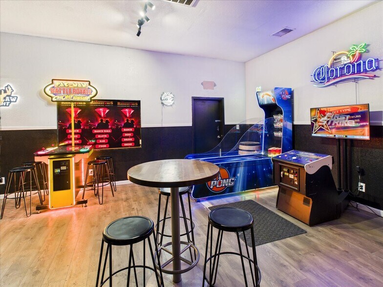 More Photos Of 1700 S Pahrump Valley Blvd, Pahrump Storefront For Sale