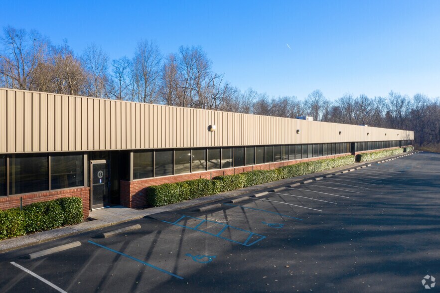 More Photos Of 2 Hudson Hollow Rd, Frankfort Office For Lease