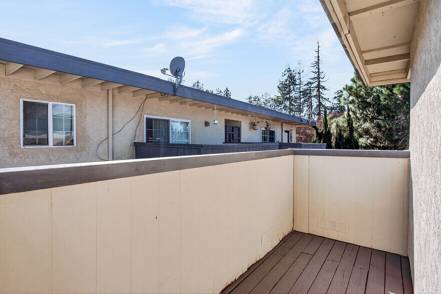 More Photos Of 928-930 Ravenscourt Ave, Campbell Apartments For Sale
