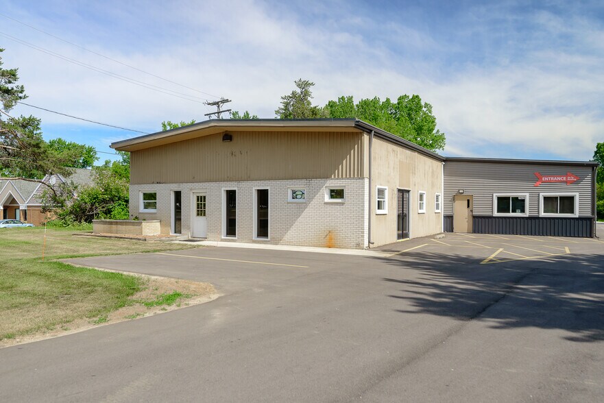 More Photos Of 6250 Jackson Rd, Ann Arbor Freestanding For Lease