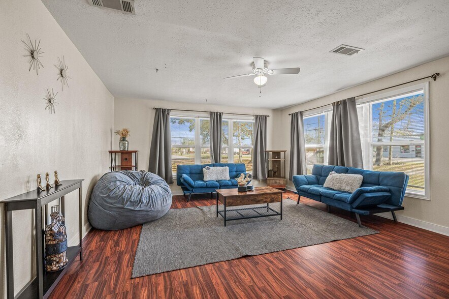 More Photos Of 9225 N Palafox St, Pensacola Office Residential For Sale