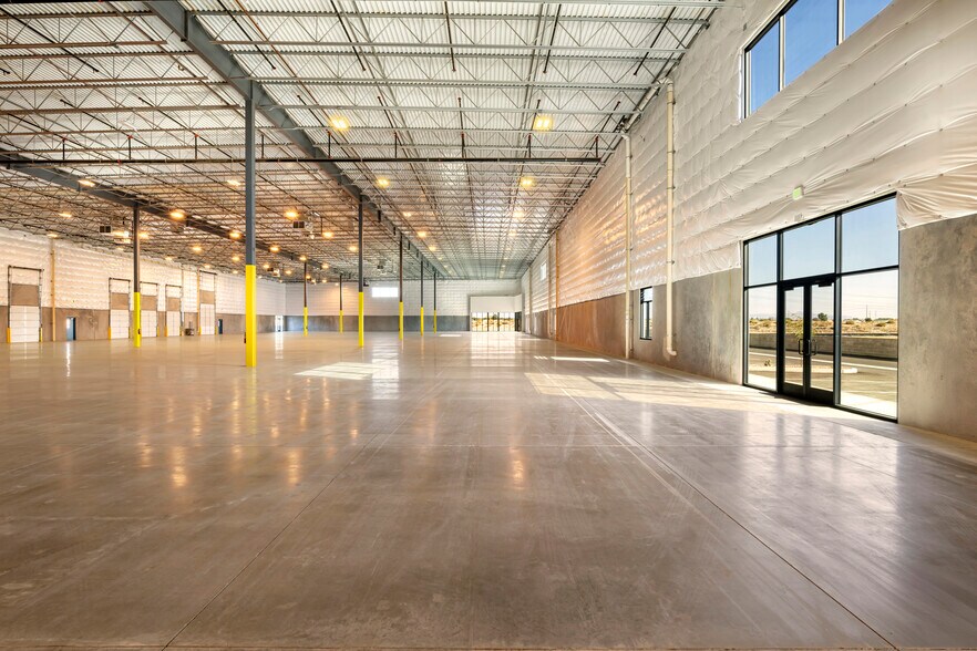 More Photos Of 725 N Eliseo C. Felix Jr Way, Avondale Warehouse For Lease