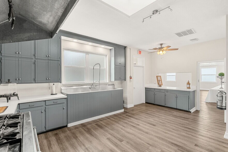 More Photos Of 1824 S Harbor City Blvd, Melbourne Religious Facility For Sale