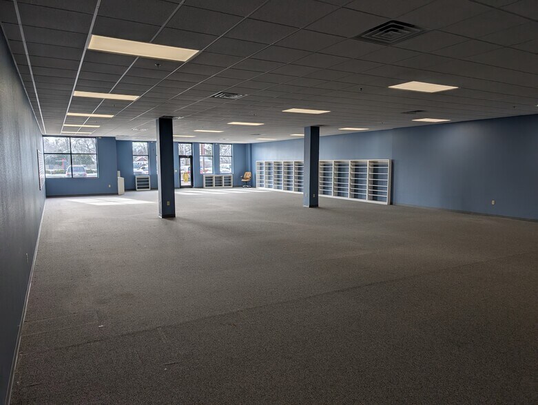 More Photos Of 1000 W Wisconsin Ave, Appleton Unknown For Lease