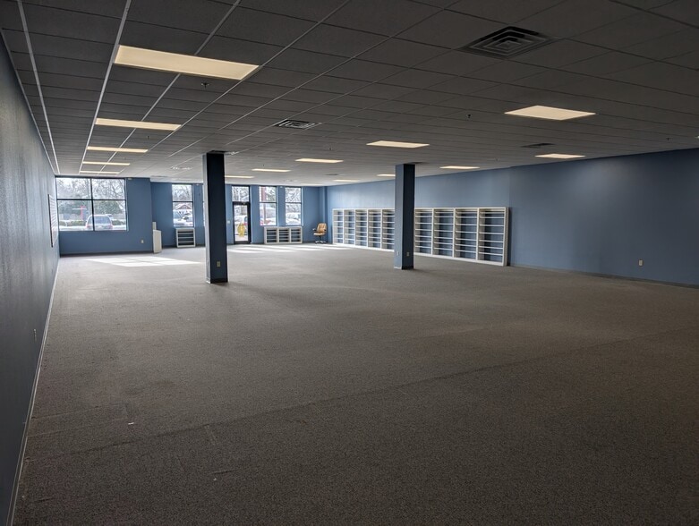 More Photos Of 1000 W Wisconsin Ave, Appleton Unknown For Lease