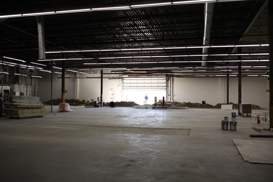 More Photos Of 11380 E Smith Rd, Aurora Warehouse For Sale