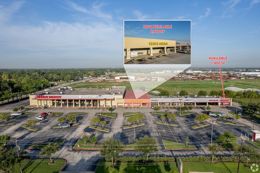More Photos Of 2004-2032 N Main St, Pearland Unknown For Lease