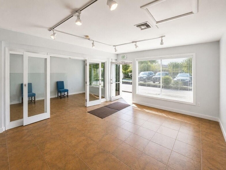 More Photos Of 1421 1st St, Key West Office For Sale