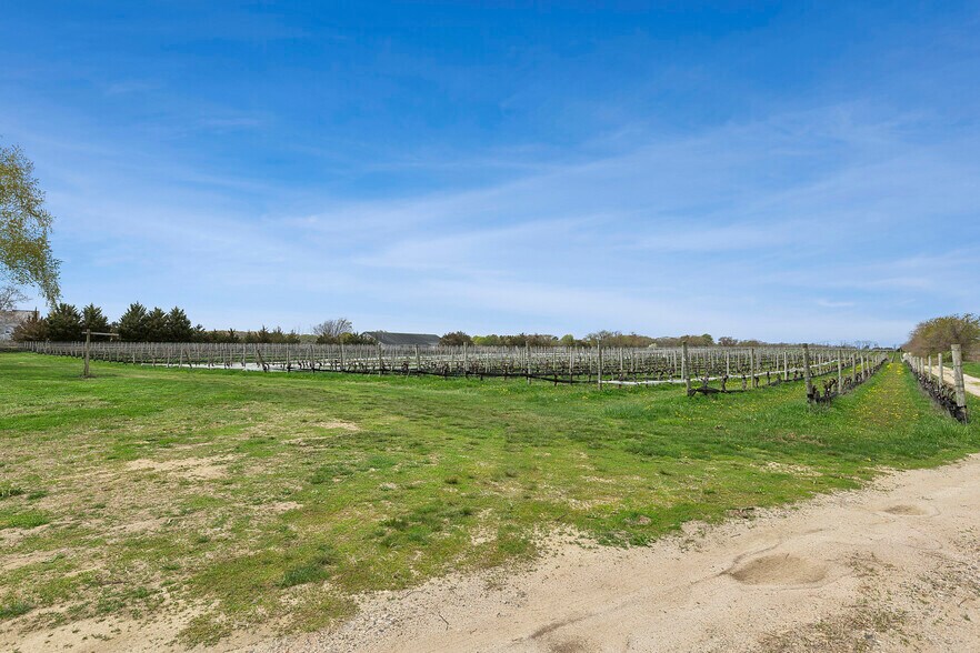 More Photos Of 36925 Main Rd, Cutchogue Land For Sale
