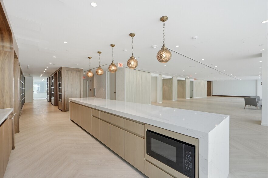 More Photos Of 1430 K St NW, Washington Office For Sale