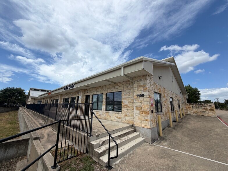 Primary Photo Of 1100 Sam Bass Rd, Round Rock Storefront Retail Office For Lease