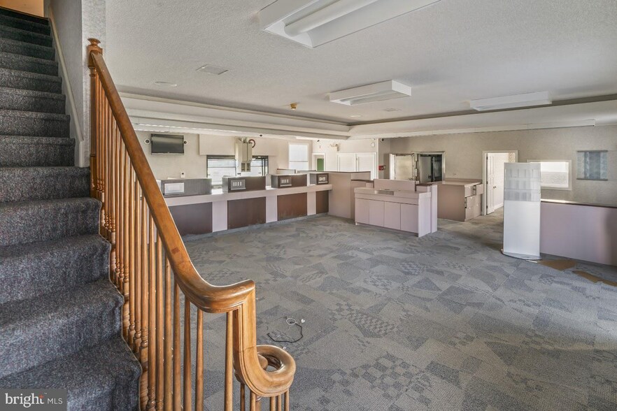 More Photos Of 4943 Landis Ave, Vineland Bank For Lease