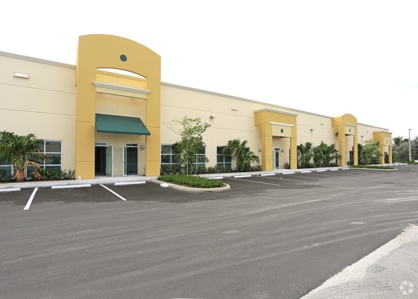 More Photos Of 10424 W State Road 84, Davie Warehouse For Lease