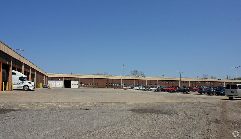 More Photos Of 2929 32nd St SE, Kentwood Manufacturing For Lease