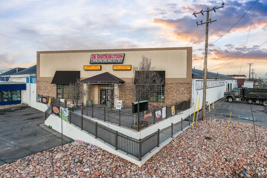 More Photos Of 1422-1462 S Redwood Rd, Salt Lake City Showroom For Sale