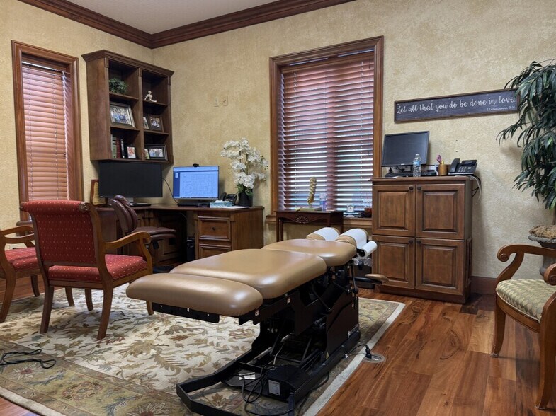 More Photos Of 910 Old Camp Rd, The Villages Medical For Sale