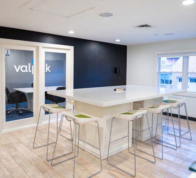 More Photos Of 2140 Riverside Dr, Columbus Office For Lease